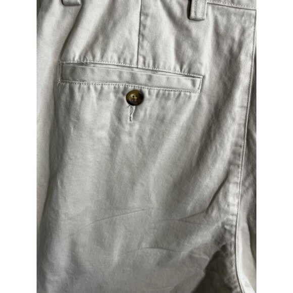 St. John's Bay Shorts Mens Size 32 Tan Khaki Flat Front Bermuda Regular Fit - Picture 6 of 9